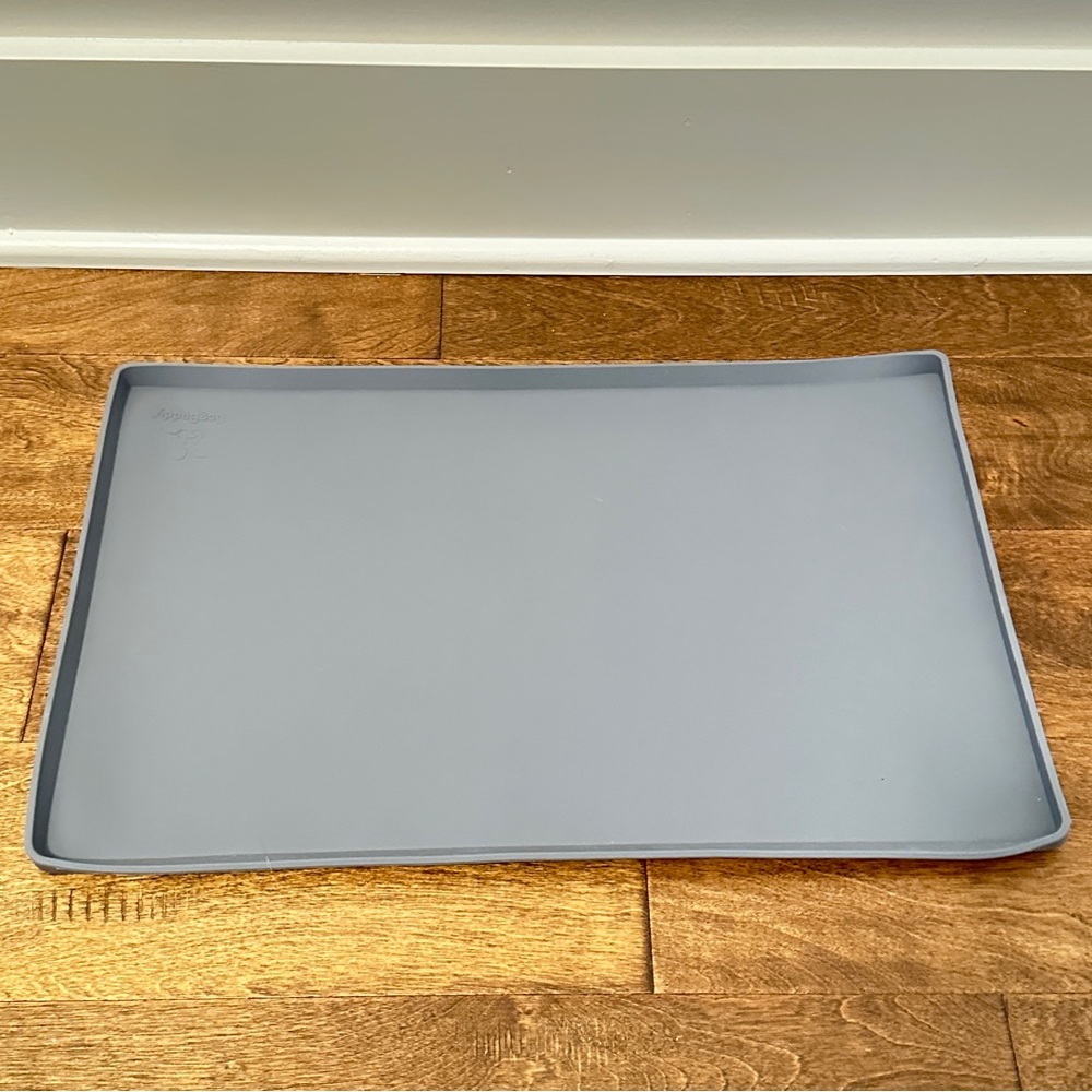 DoggyBuddy Dog Food Mat size Small Gray